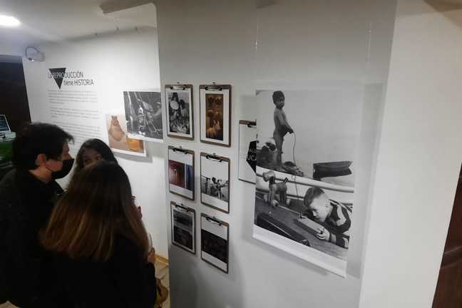 Sala Escuela Museo Exposición La Reproducción Social tiene Historia