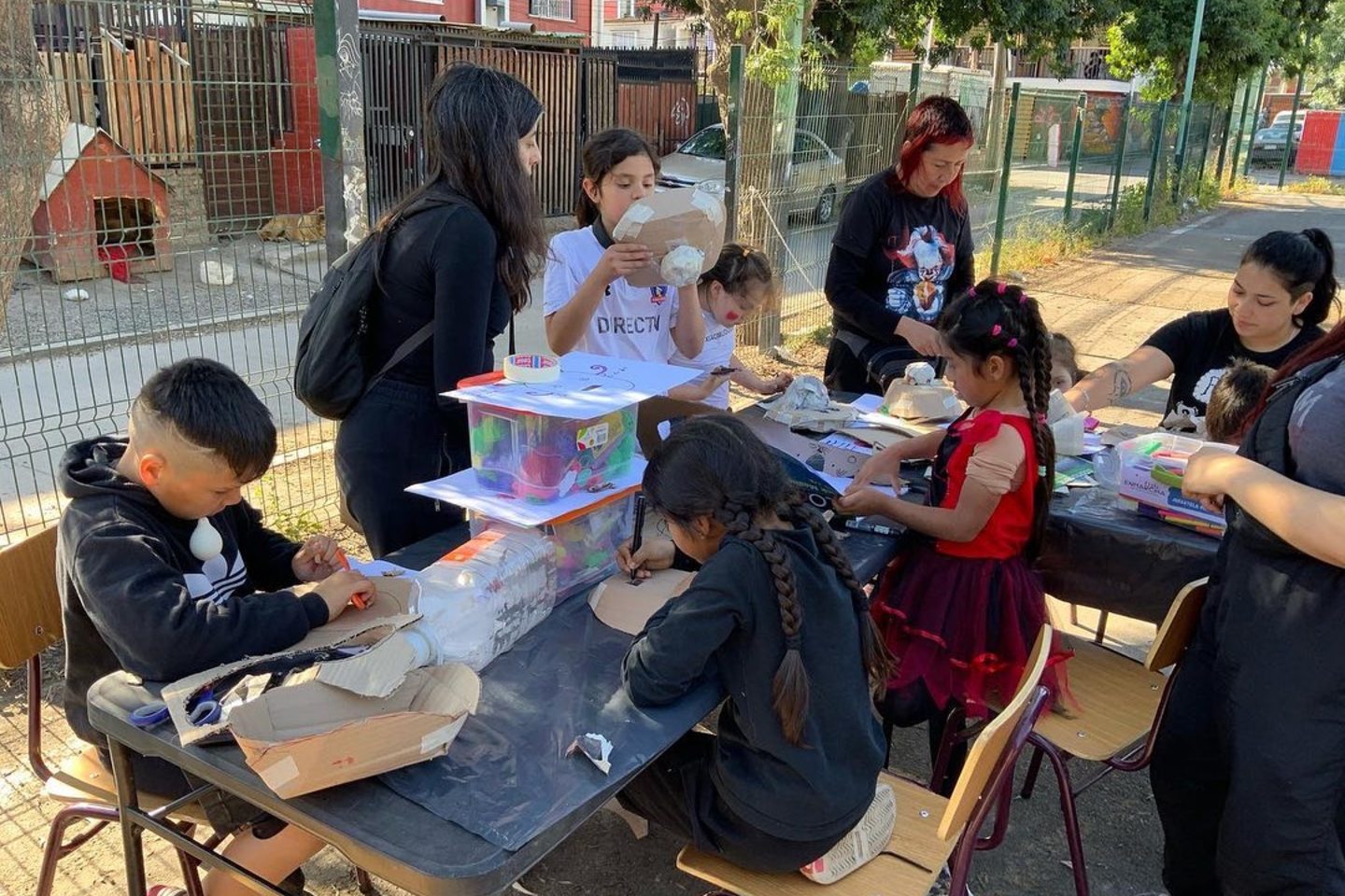 Taller de mascaras Sonoras por los Derechos de Infancias