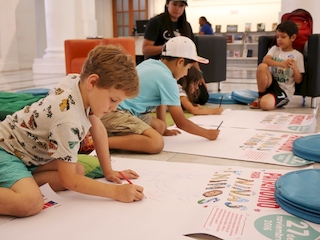 Biblioteca Regional celebra a las niñas y ñinos  con entretenidas actividades